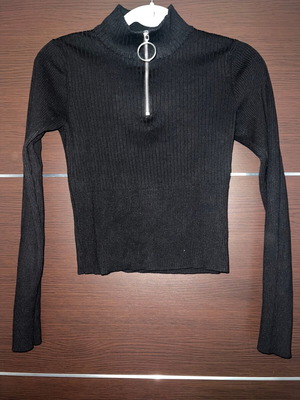 Black long-sleeve blouse with zipper size S used