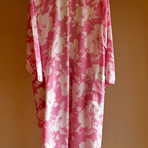 Non-iron tunic like new, white and pink, size L