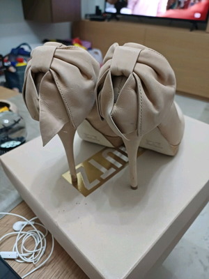 Dumont suede pumps with 12 cm heel like new, beige pink