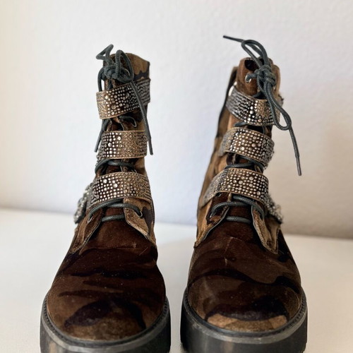 Alma en Pena modern ankle boots like new, brown and green