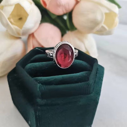 Retro ring with red stone and silver plating, size 57