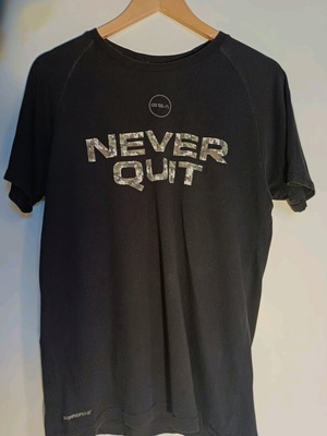 GSA tshirt "Never Quit" like new, size M, black