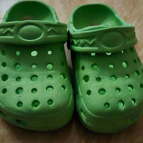 Slippers clogs perforated size 24 used, green
