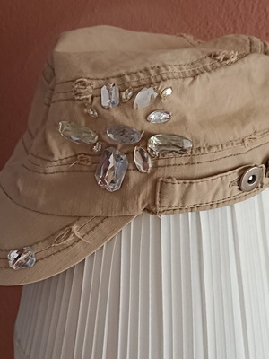 Doca women's hat beige cotton like new, sizes S M