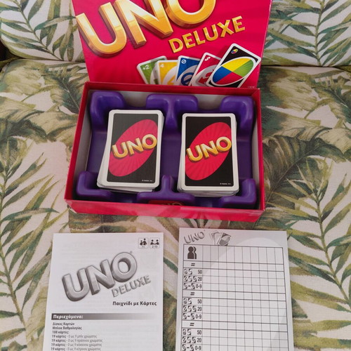 Uno Deluxe card game