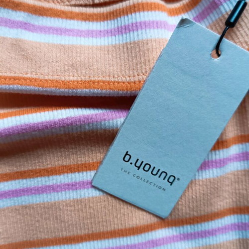 Byoung skirt new with tag, colorful, size S