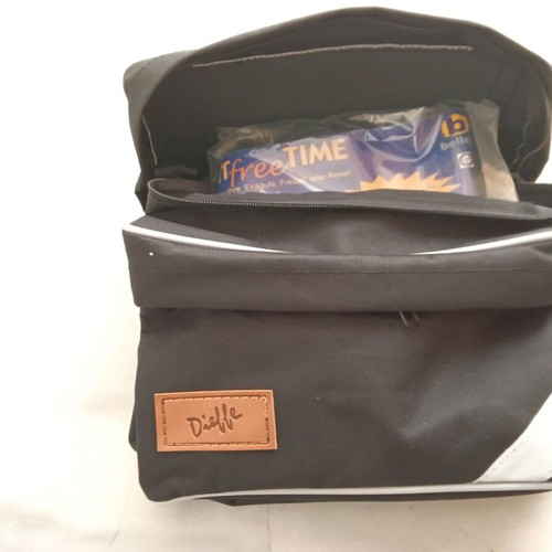 Bicycle accessory collection like new, 3 detachable bags