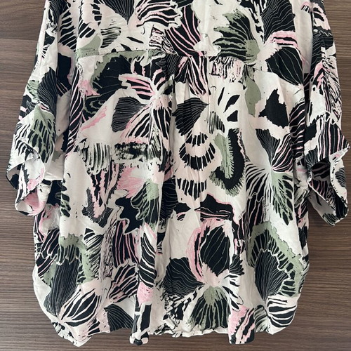 Monki short-sleeve shirt with 80s designs like new, viscose fabric
