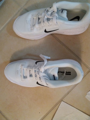 Nike Air Max γυναικεία λευκά sneakers μέγεθος 36.5 καινούργια