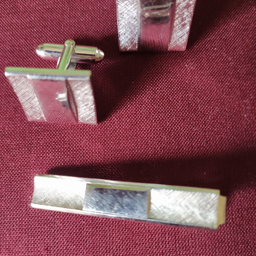 Vintage cufflinks with tie pin like new