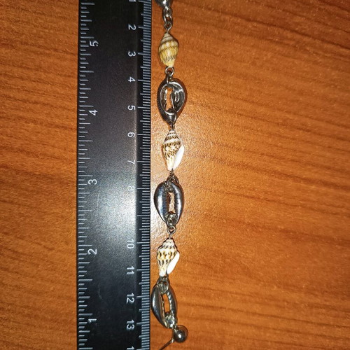 Long earrings like new with shells, silver color