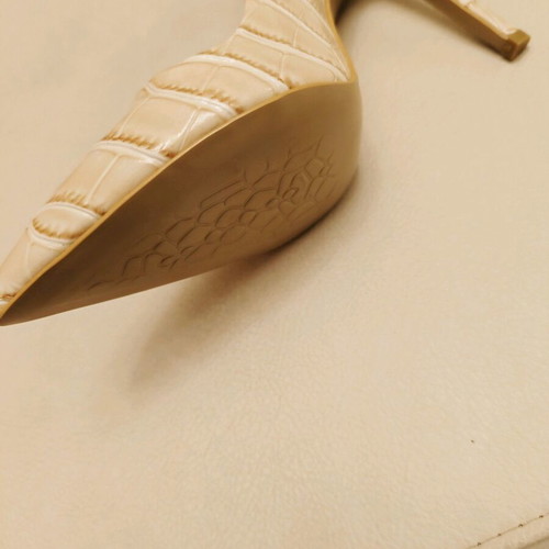 Beige croco pointed pumps new with 10 cm heel