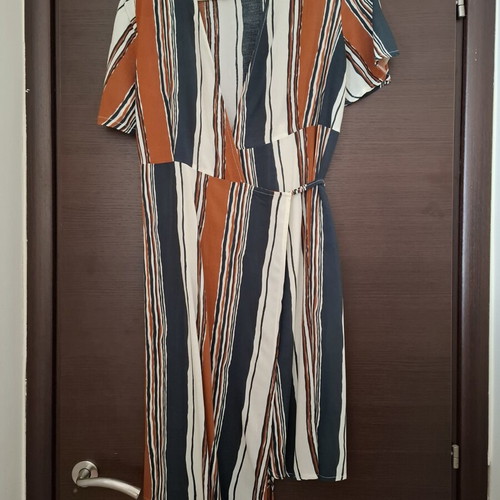 Helmi wrap dress like new, size L, viscose, striped