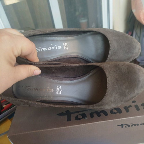 Tamaris brown suede pumps like new, size 39