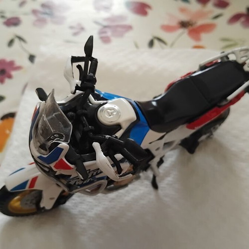 Honda Africa Twin Adventure 1:18 scale metal motorcycle model by Bburago
