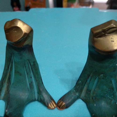 Decorative frog pair heavy metal