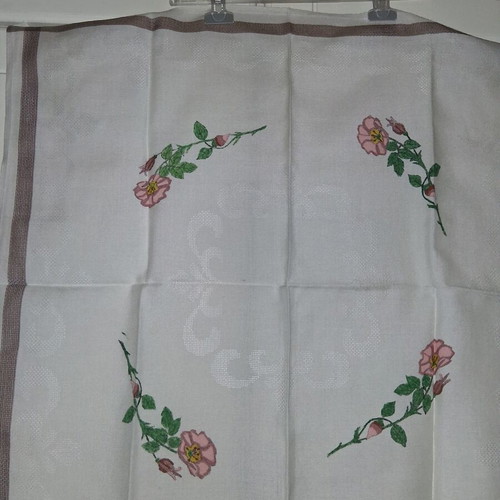 Square Semen table linen 75×75, hand-painted, like new