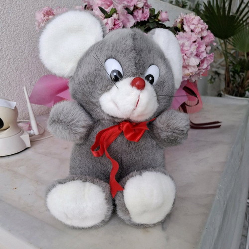 Stuffed gray mouse toy with red bow new
