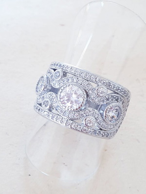 Silver 925 ring with many sparkling zircon, size 52, like new