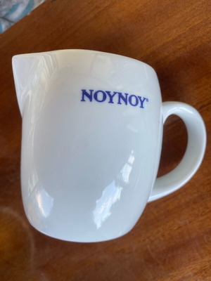 Nounou milk jug like new, height 9 cm diameter 6.5 cm