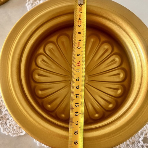 Vintage gold metal vases/caspo and flowerpots elegant pair 16cm