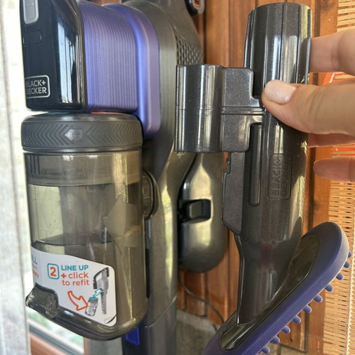 Black & Decker vacuum cleaner, lightweight with LED