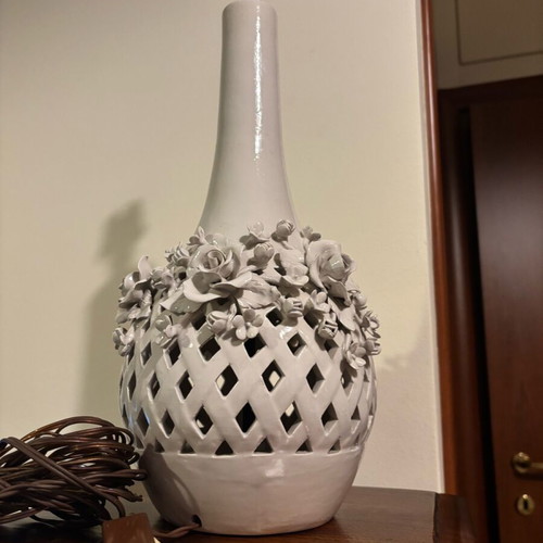 Capodimonte handmade table lamp used in excellent condition