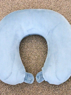 Travel Blue neck pillow like new, soft fabric, missing button