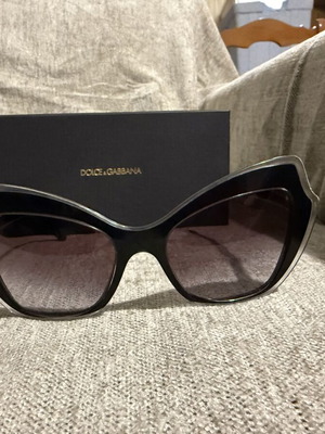 Dolce & Gabbana sunglasses like new, black