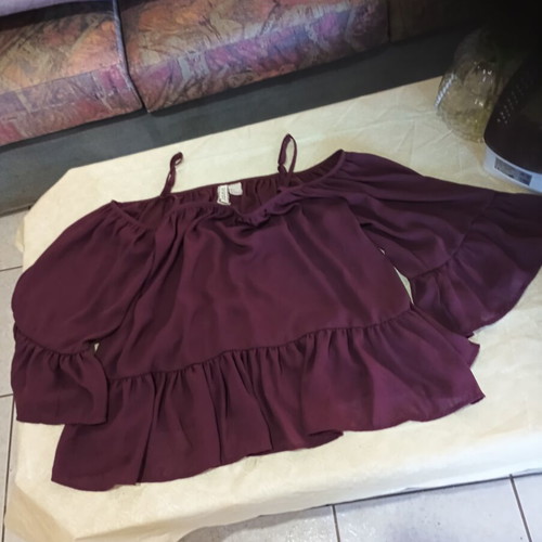 H&M Divided blouse size XS like new, purple with ruffles