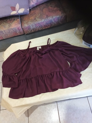 H&M Divided blouse size XS like new, purple with ruffles