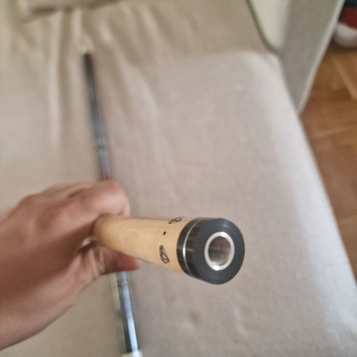 Diamond billiard cue like new, 13mm tip, 19oz weight, no case