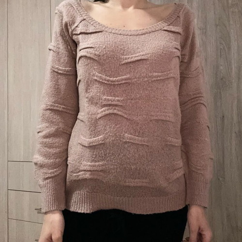 Stradivarius light sweater pink - dusty apple with gold thread like new