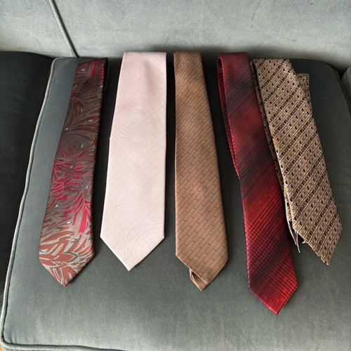Silk ties like new, set of 5 in various colors