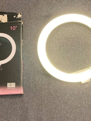 RingLight like new with color and intensity levels