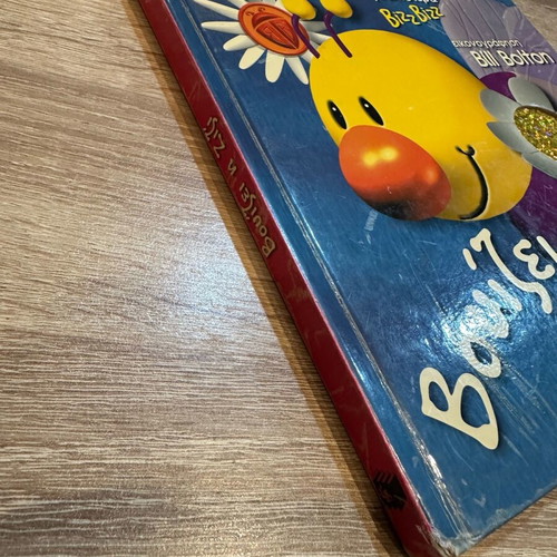 Children's books used, pack of 4, educational and bee-themed