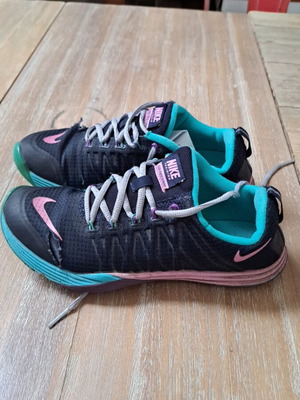Nike WMNS Lunar Cross Element athletic shoes used, size 38.5, black