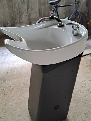 Hair Salon Shampoo Basin with Professional Chair like new