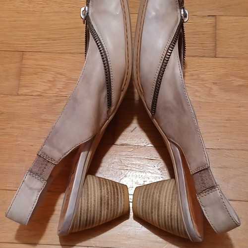Hispanitas leather women's mules size 40 like new beige