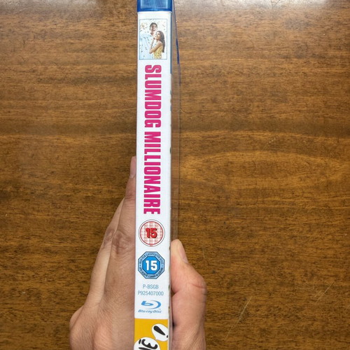 Slumdog Millionaire Blu-ray like new with English subtitles