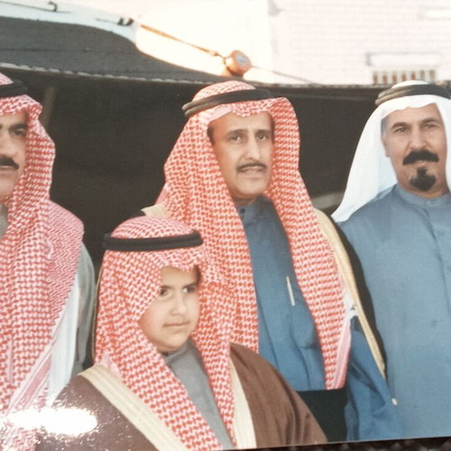 Photo of a well-known Arab family like new