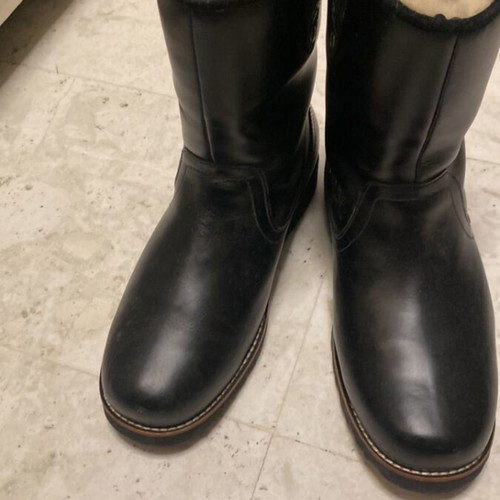Ugg men's black leather boots like new mid-calf
