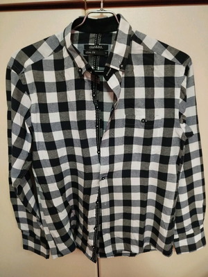 Dash & Dot kids shirt like new, slim fit, size M