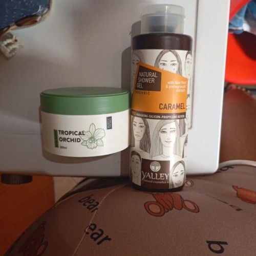 Body butter and shower gel set, new, in box