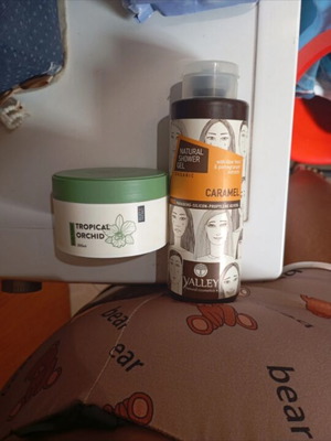 Body butter and shower gel set, new, in box