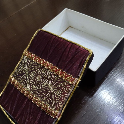 Vintage box used, 6x14 centimeters
