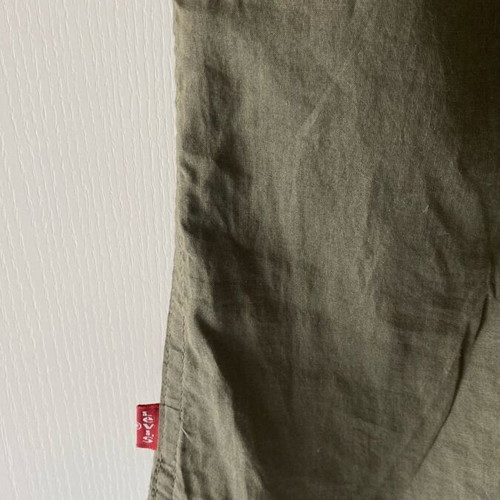 Levi’s women’s shirt M khaki thin fabric like new