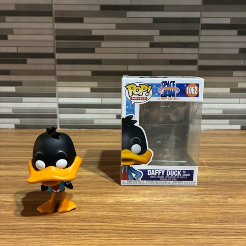 Looney Tunes Space Jam figures like new set with Funko Pop Daffy Duck