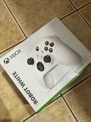 Xbox Robot White Wireless Controller for Xbox Series X, S, One, iOS, Android, PC