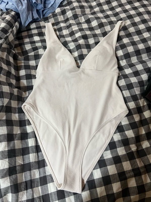 H&M swimsuit used No 40 white with prominent bust